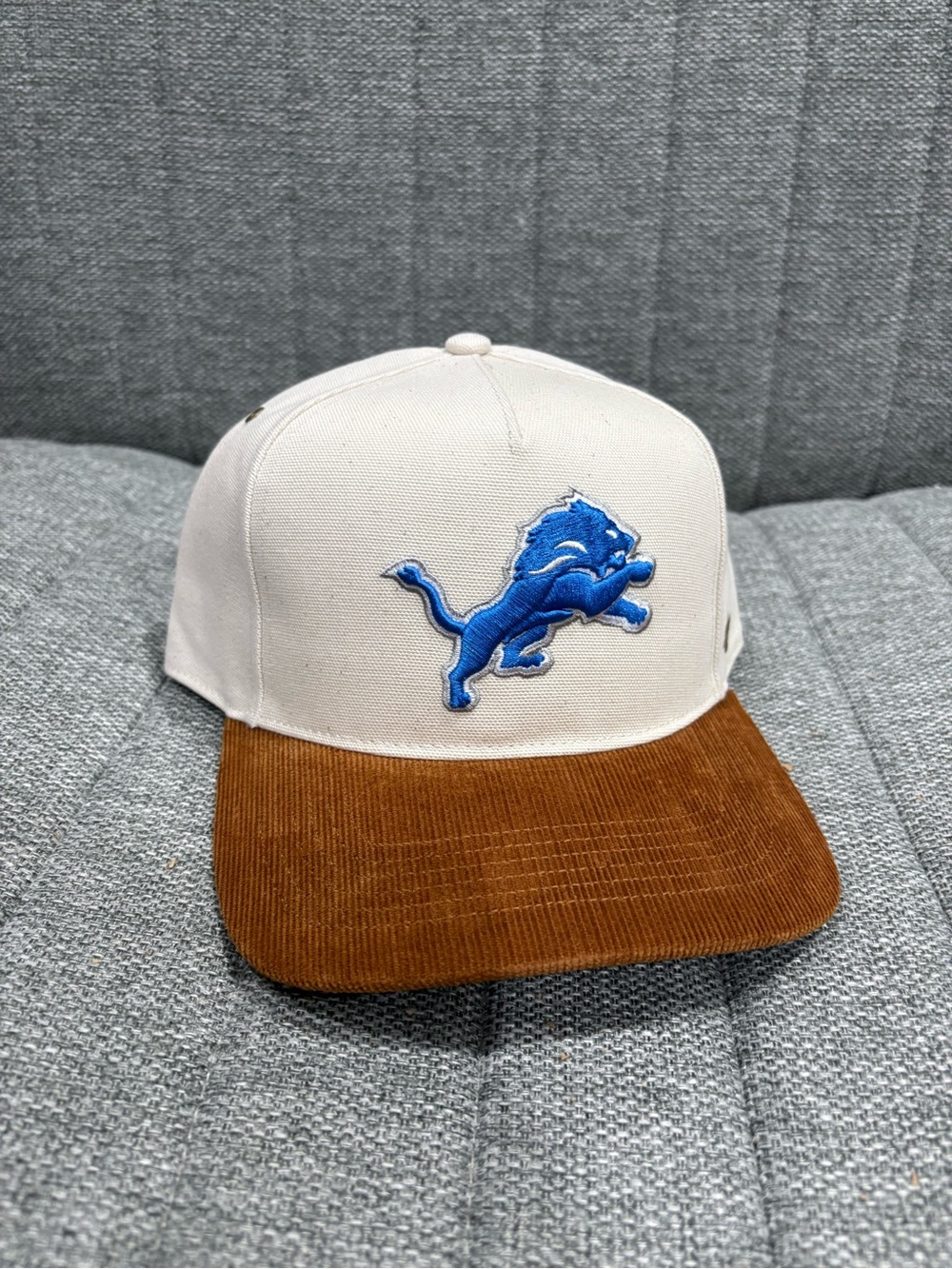 Detroit Lions Two-Tone Corduroy Brim Snapback Hat - Cream & Brown